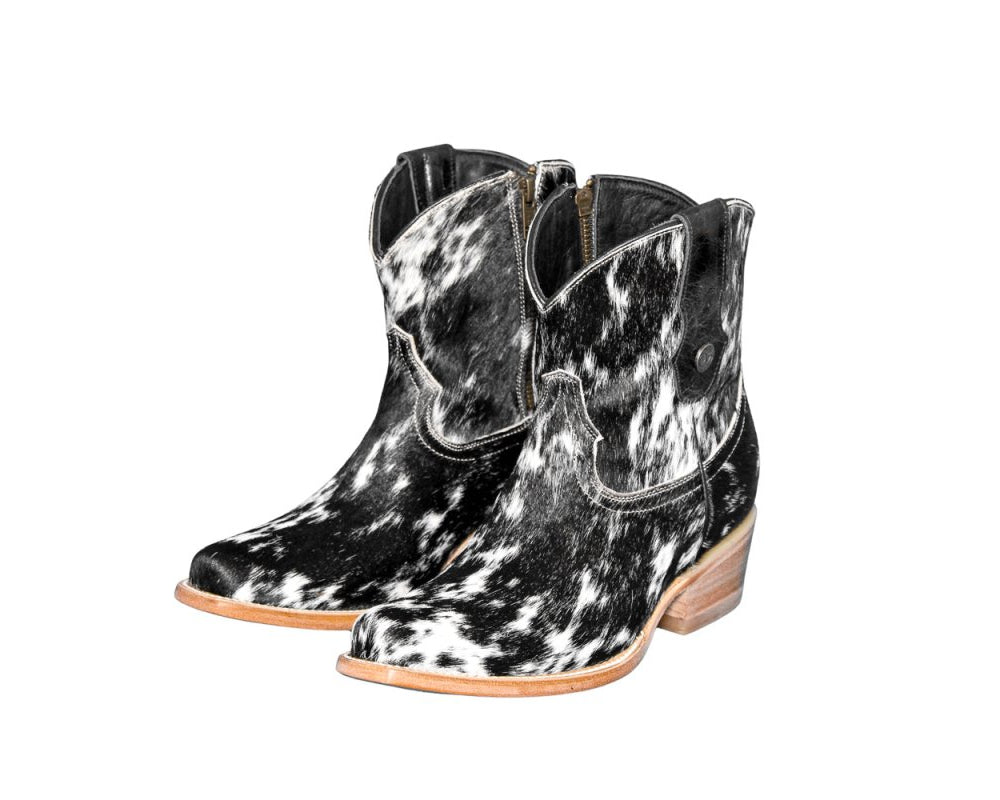 The Loretta Cowhide Boots - Size 6.5 US - Stiefeld Boots