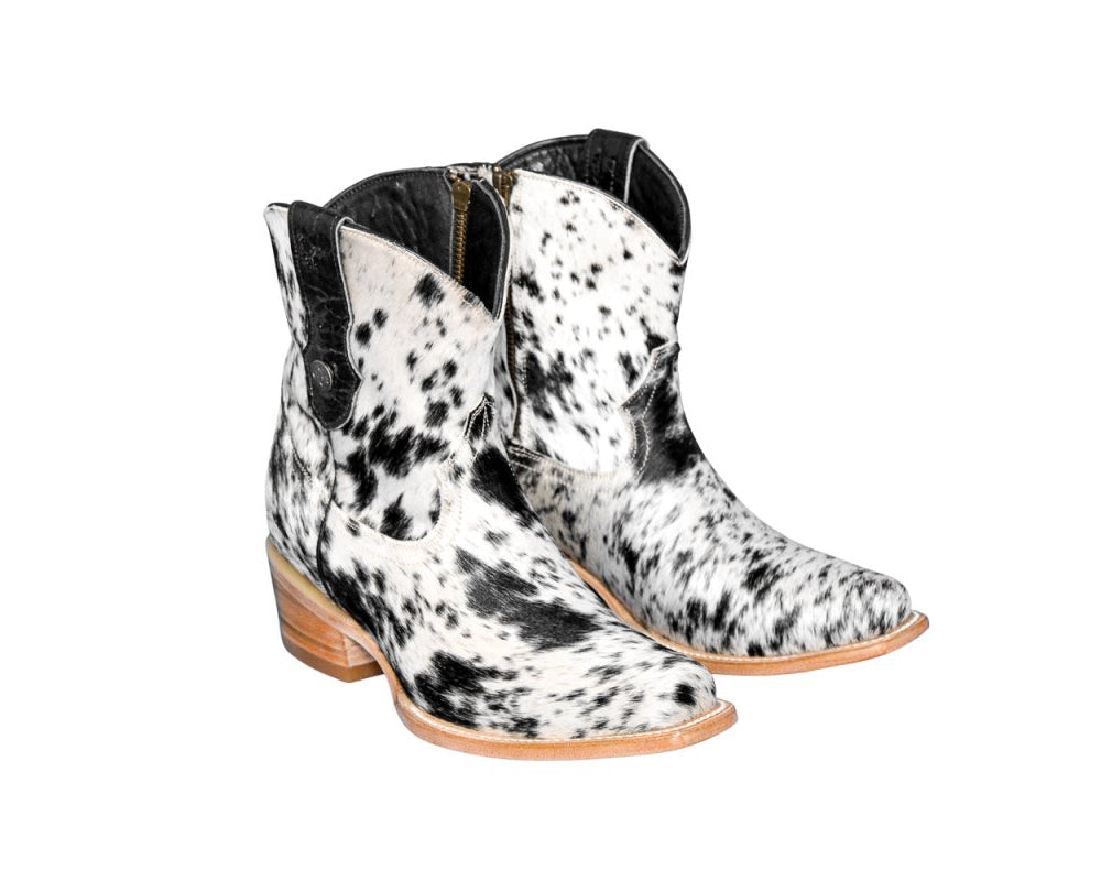 The Loretta Cowhide Boots - Size 7 US - Stiefeld Boots