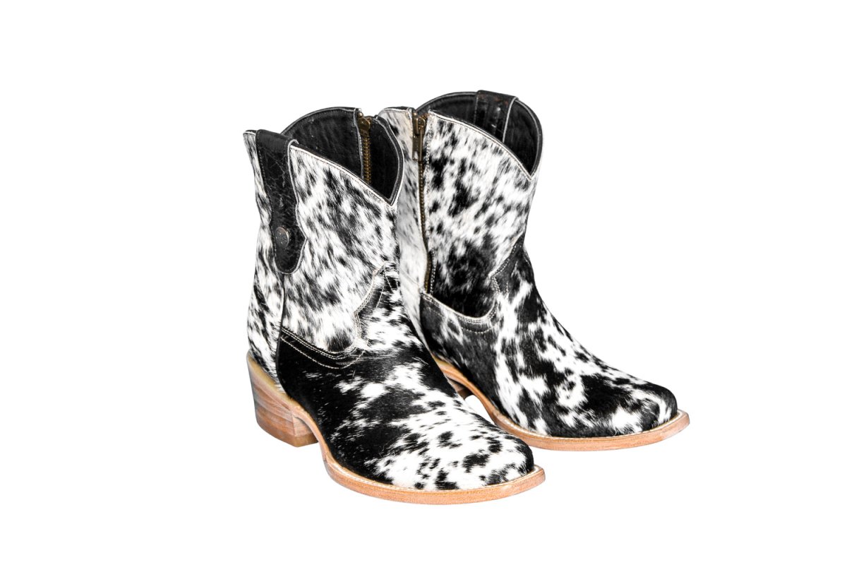 The Loretta Cowhide Boots - Size 7 US - Stiefeld Boots