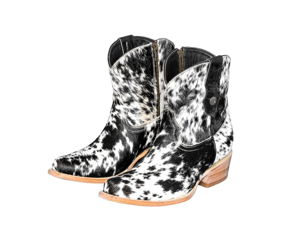 The Loretta Cowhide Boots - Size 7 US - Stiefeld Boots