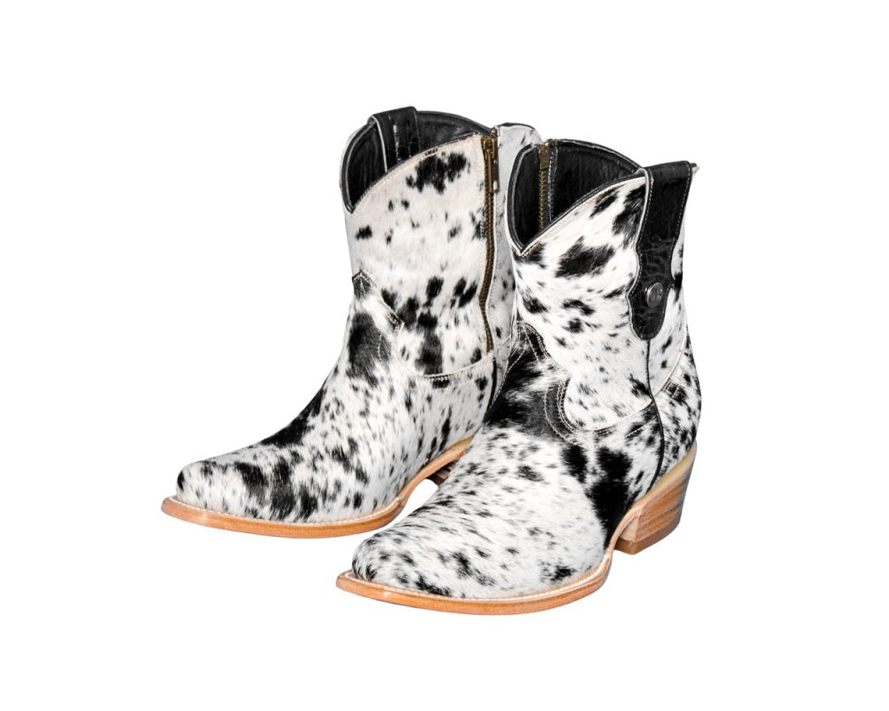 The Loretta Cowhide Boots - Size 7 US - Stiefeld Boots