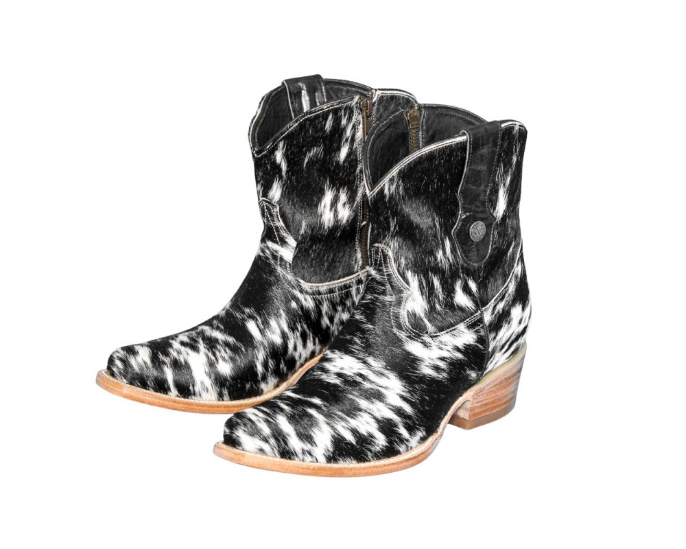 The Loretta Cowhide Boots - Size 7.5 US - Stiefeld Boots