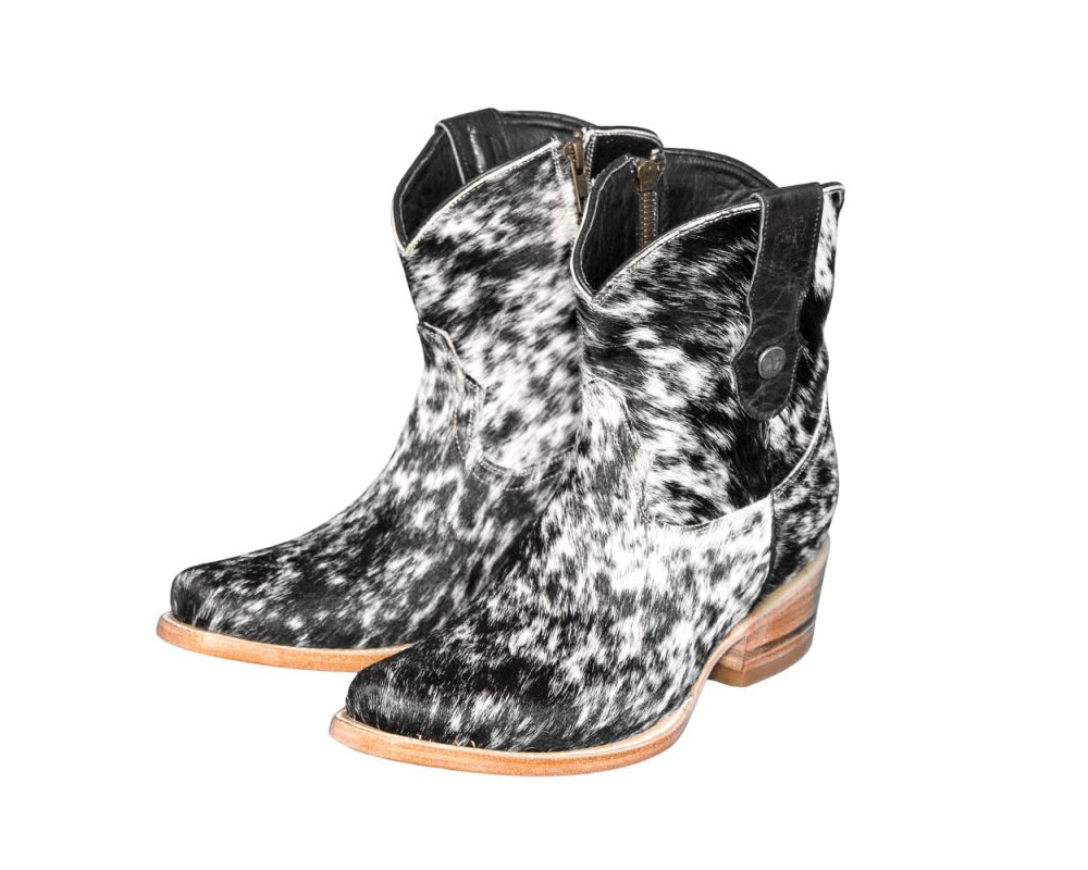 The Loretta Cowhide Boots - Size 7.5 US - Stiefeld Boots