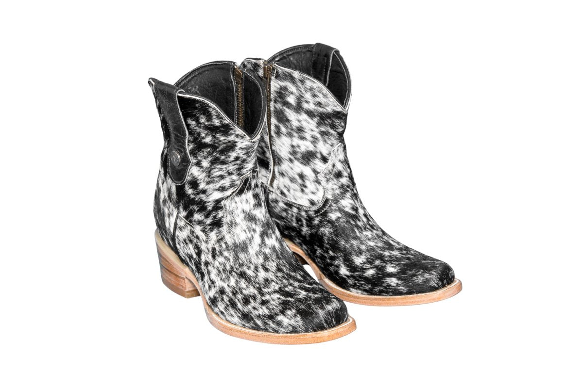 The Loretta Cowhide Boots - Size 7.5 US - Stiefeld Boots