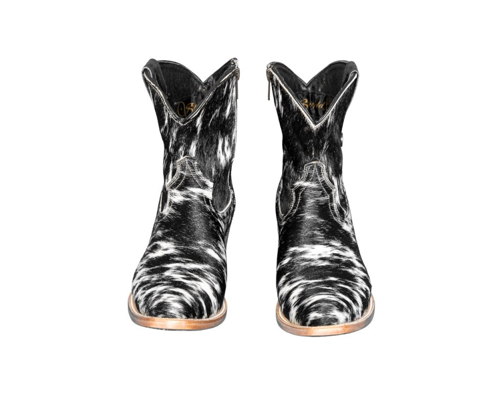 The Loretta Cowhide Boots - Size 7.5 US - Stiefeld Boots