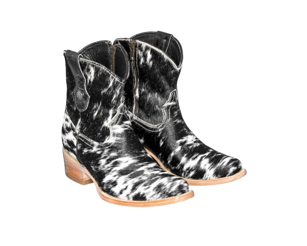 The Loretta Cowhide Boots - Size 7.5 US - Stiefeld Boots