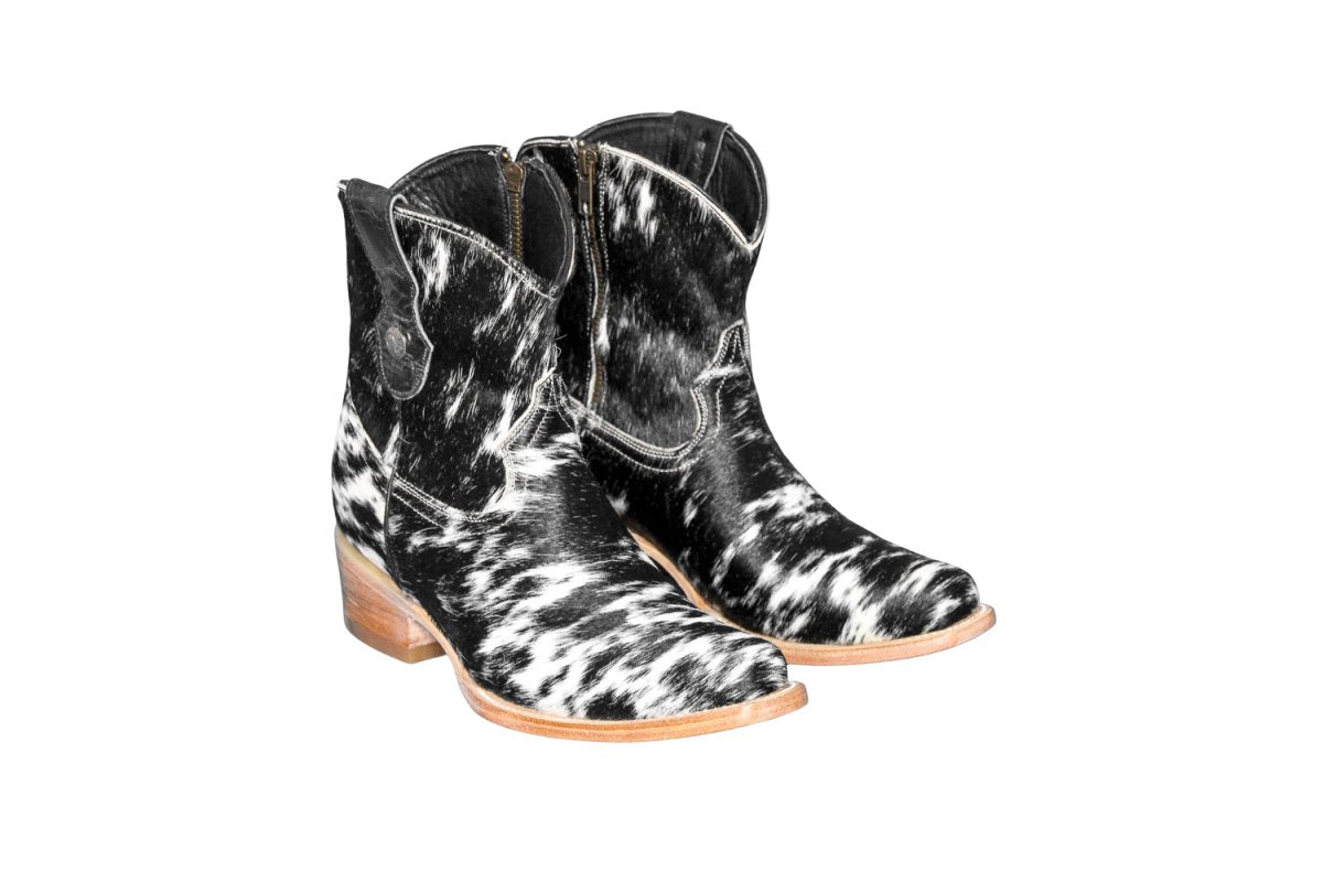The Loretta Cowhide Boots - Size 7.5 US - Stiefeld Boots