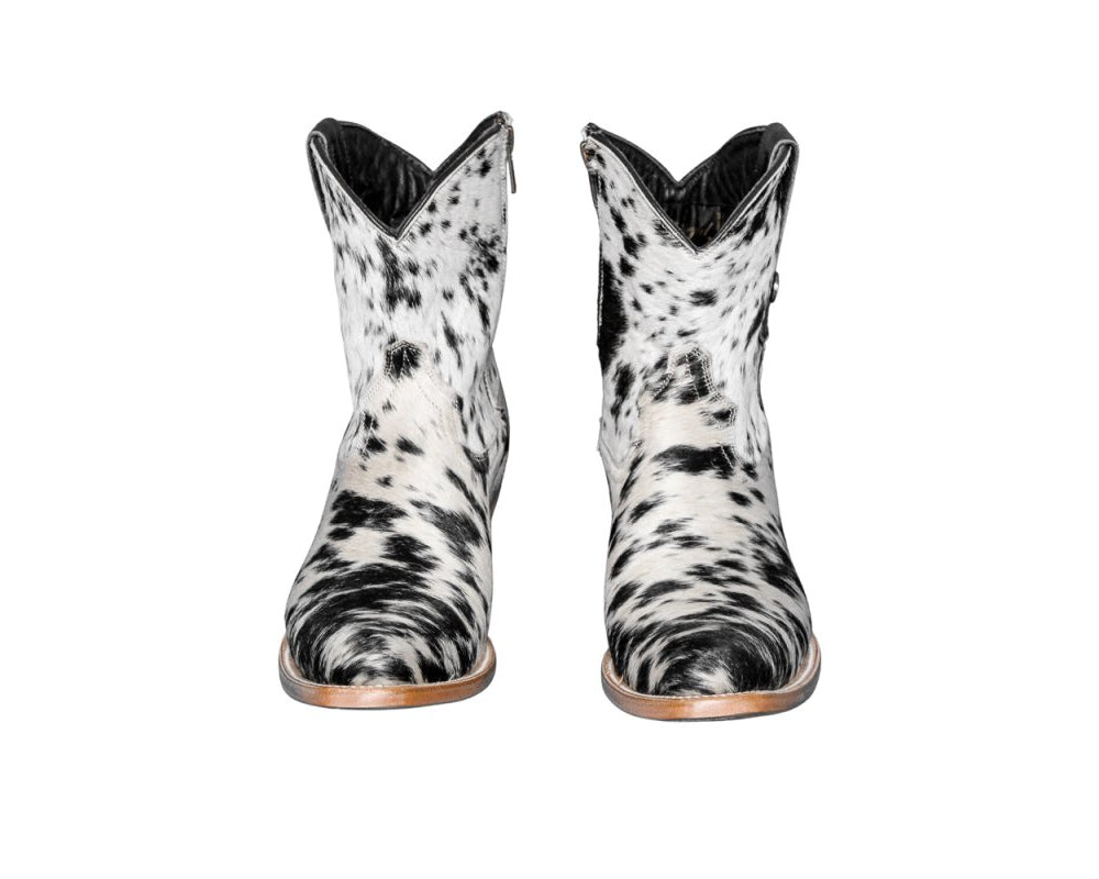The Loretta Cowhide Boots - Size 8 US - Stiefeld Boots