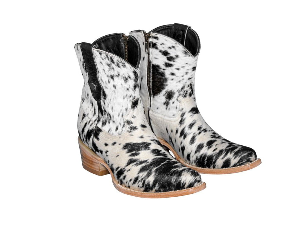 The Loretta Cowhide Boots - Size 8 US - Stiefeld Boots
