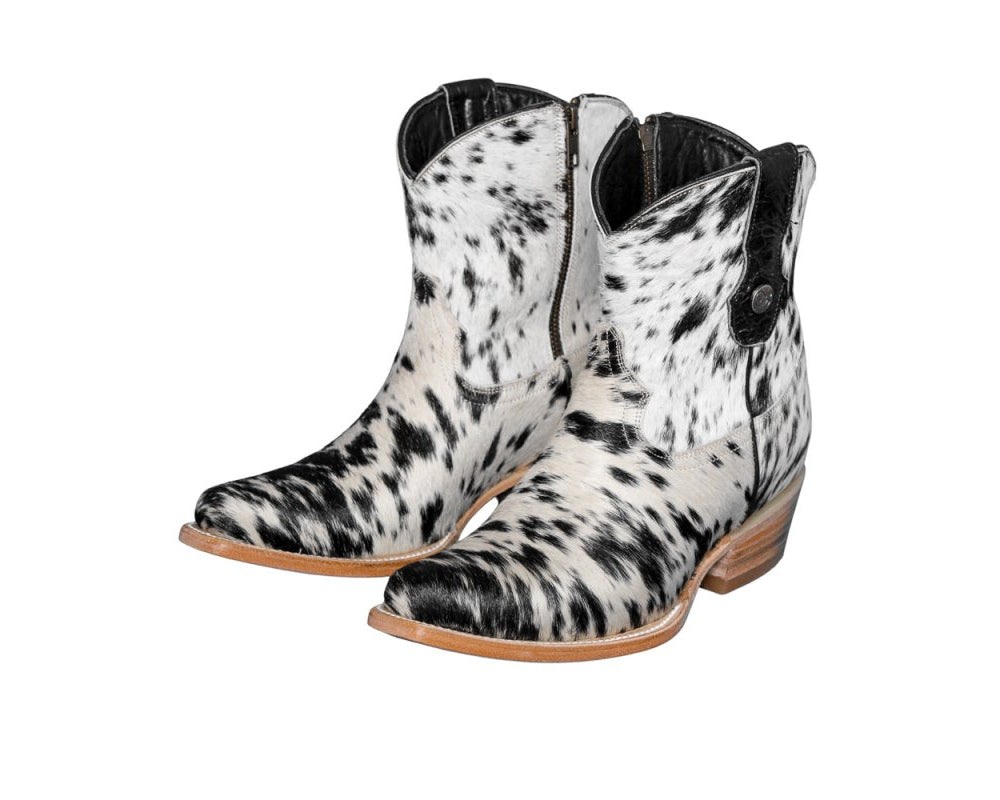 The Loretta Cowhide Boots - Size 8 US - Stiefeld Boots