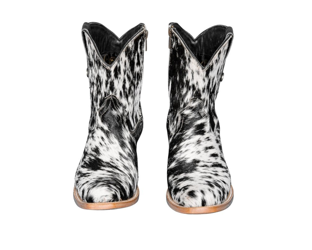 The Loretta Cowhide Boots - Size 8.5 US - Stiefeld Boots