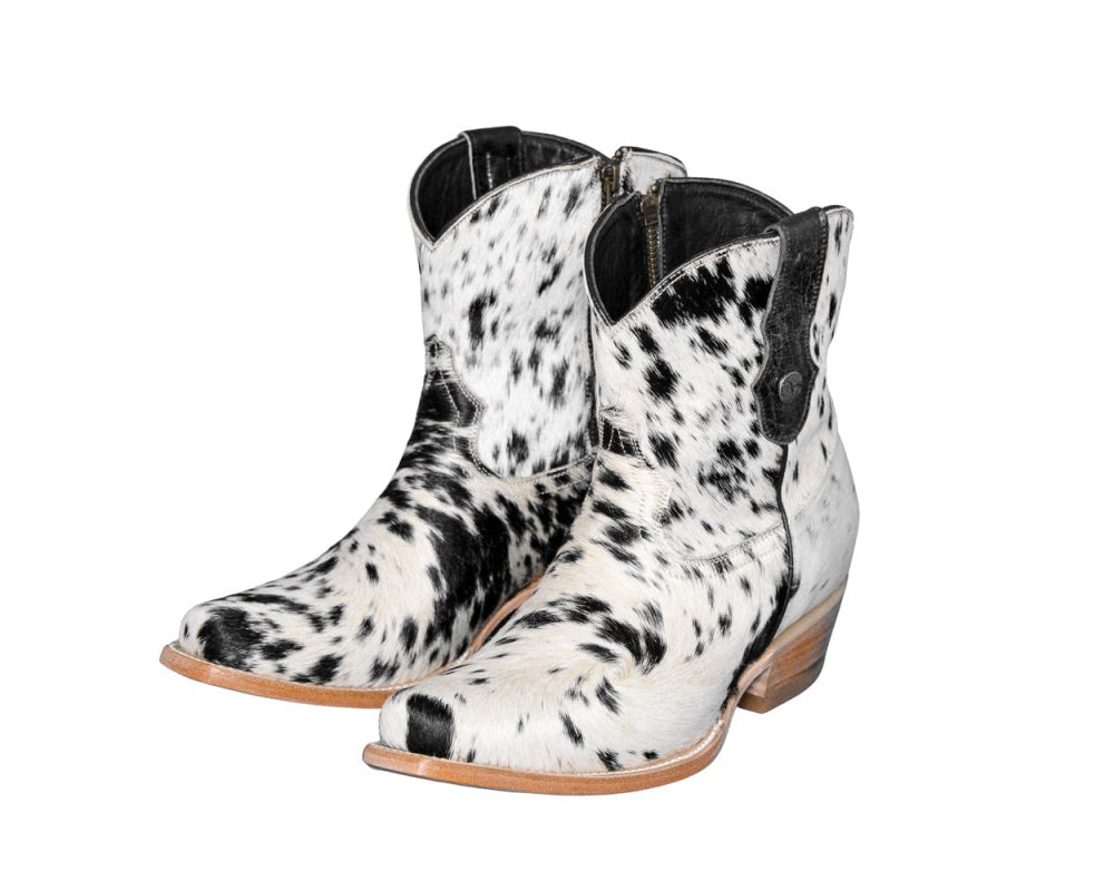 The Loretta Cowhide Boots - Size 8.5 US - Stiefeld Boots