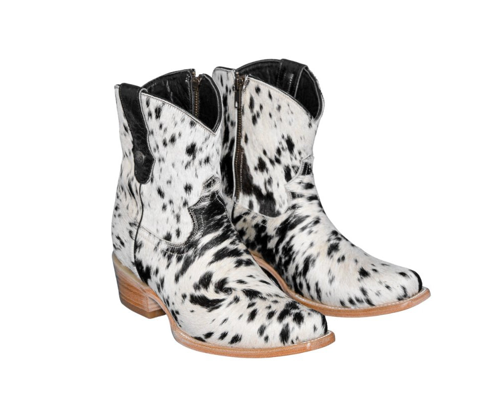 The Loretta Cowhide Boots - Size 8.5 US - Stiefeld Boots