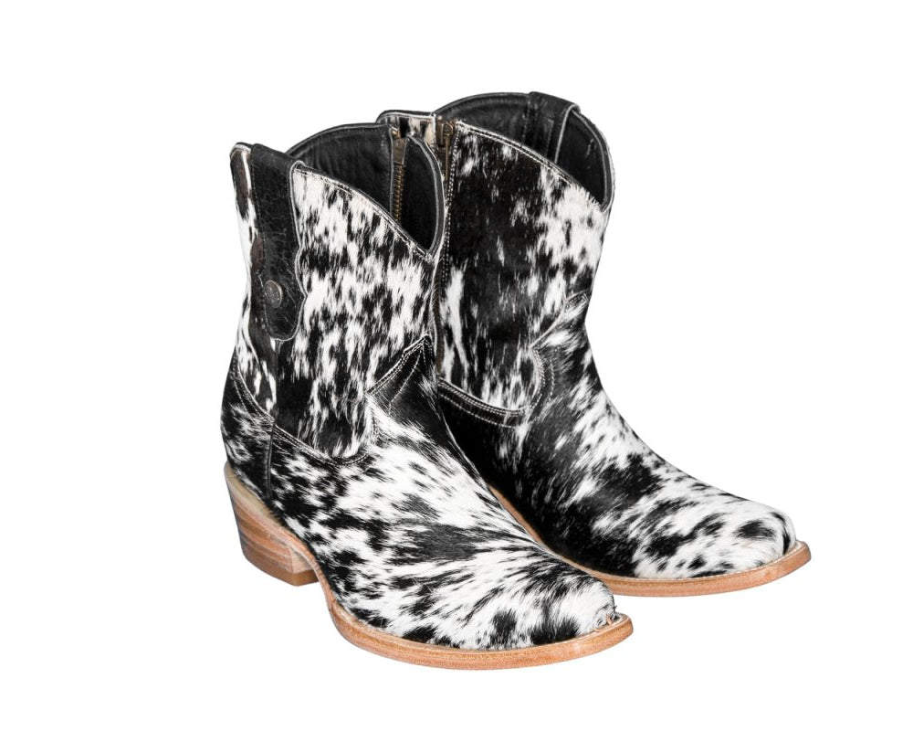 The Loretta Cowhide Boots - Size 8.5 US - Stiefeld Boots