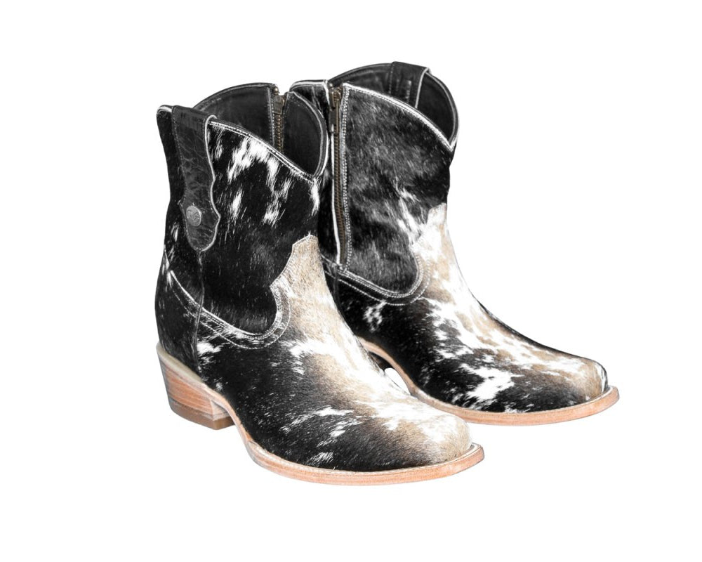 The Loretta Cowhide Boots - Size 9 US - Stiefeld Boots
