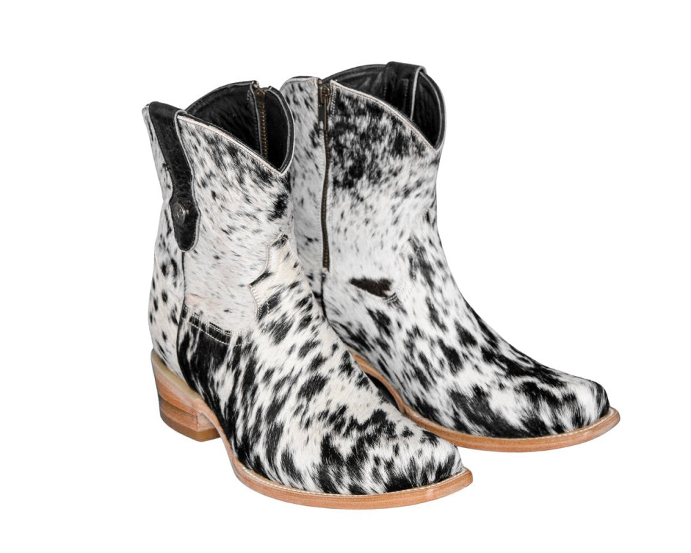 The Loretta Cowhide Boots - Size 9.5 US - Stiefeld Boots