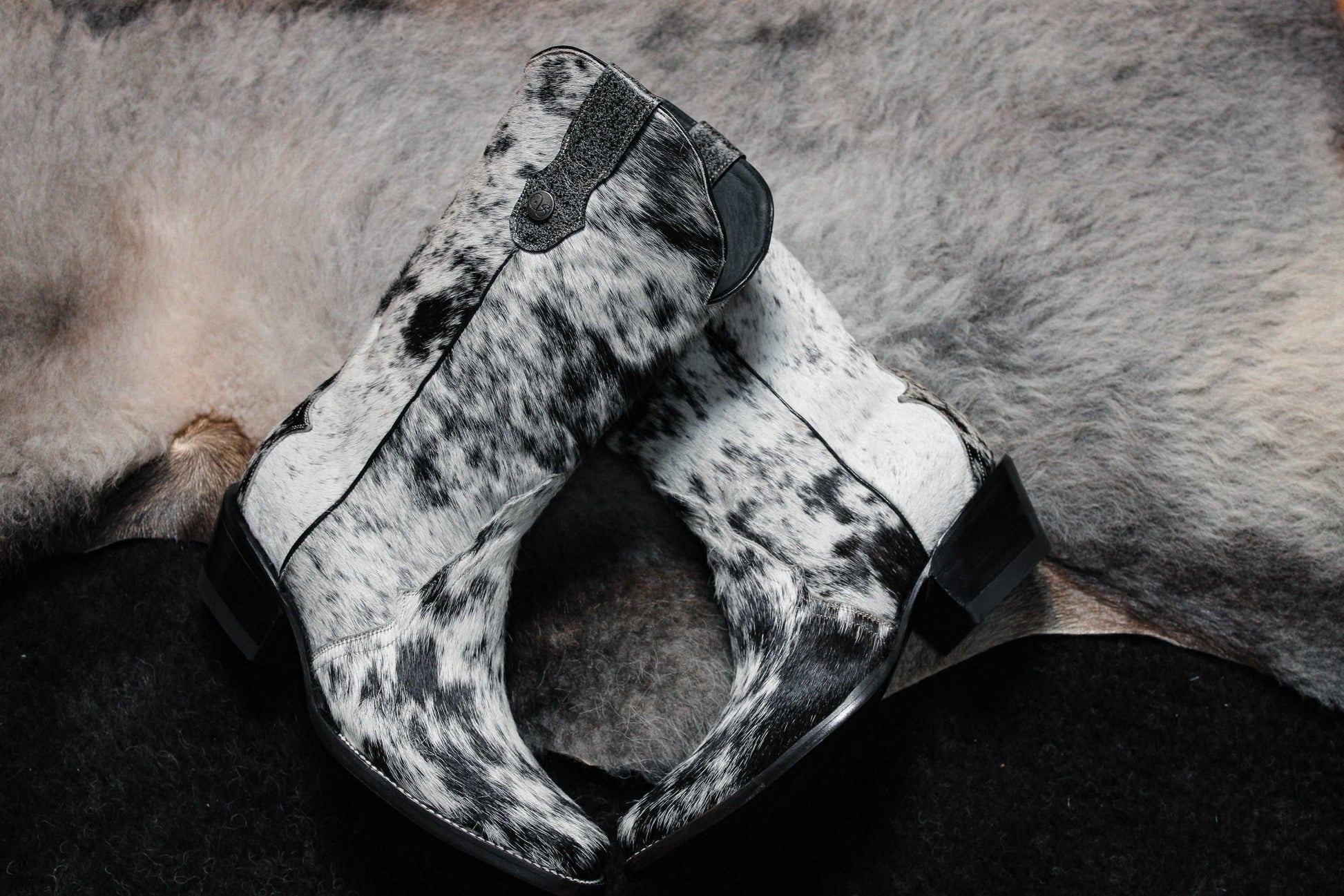 THE CARMEN BOOTS - SIZE 9