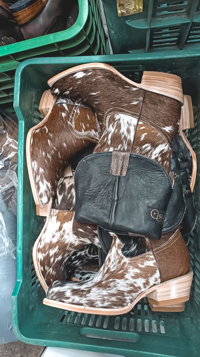 Lorraine Knee - High Cowhide Boots – Brown & White - Stiefeld Boots