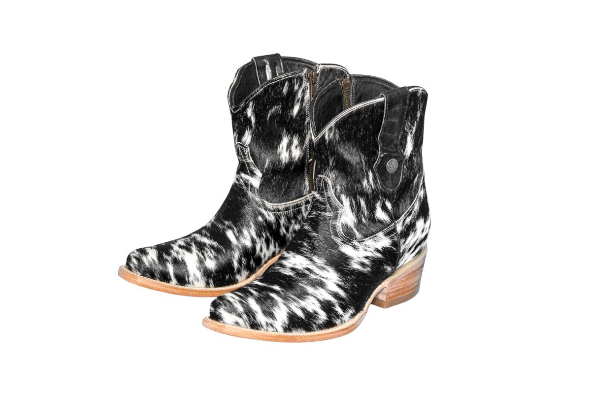 The Loretta Cowhide Boots - Size 7.5 US - Stiefeld Boots