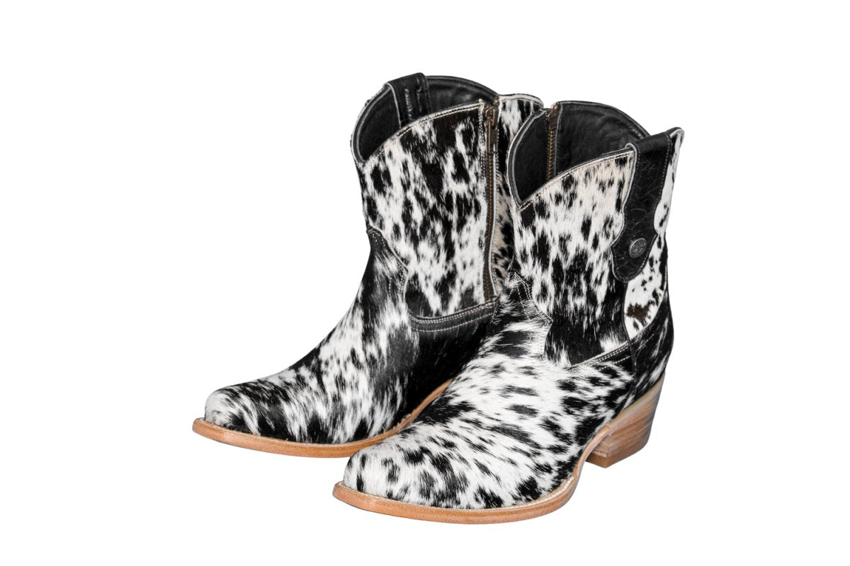 The Loretta Cowhide Boots - Size 8.5 US - Stiefeld Boots
